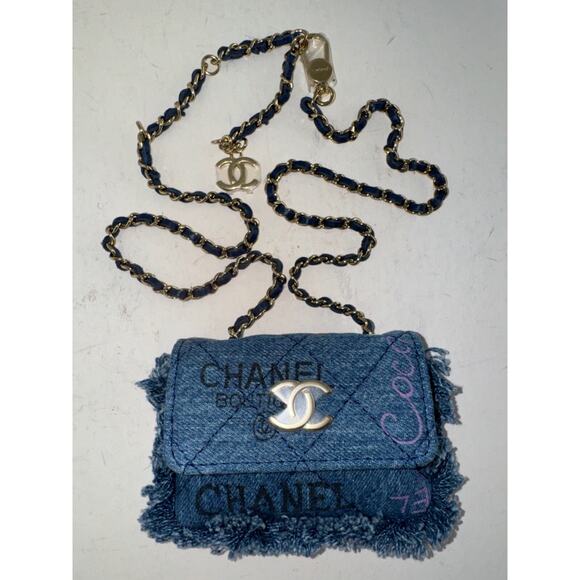 Chanel 22P Blue Denim Graffiti Black Pink CC Logo Frayed Credit Card Belt Bag - Picture 10 of 16